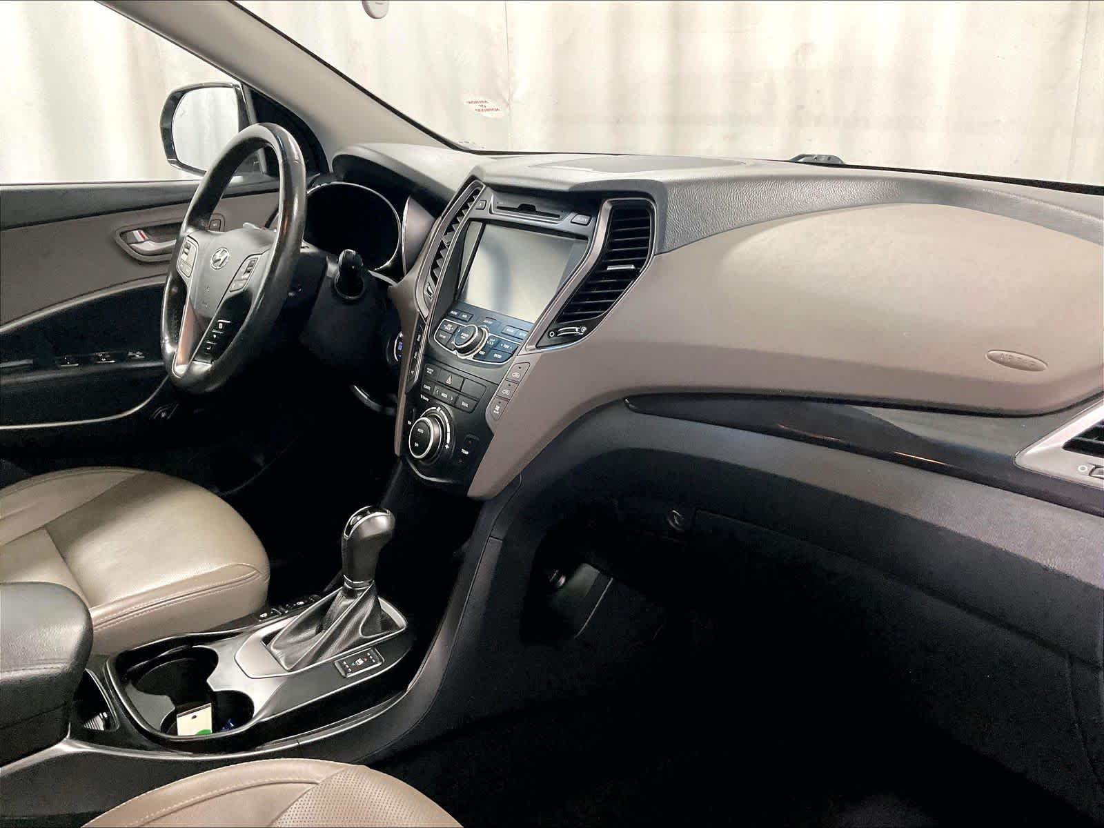 2016 Hyundai Santa Fe Limited - Photo 14