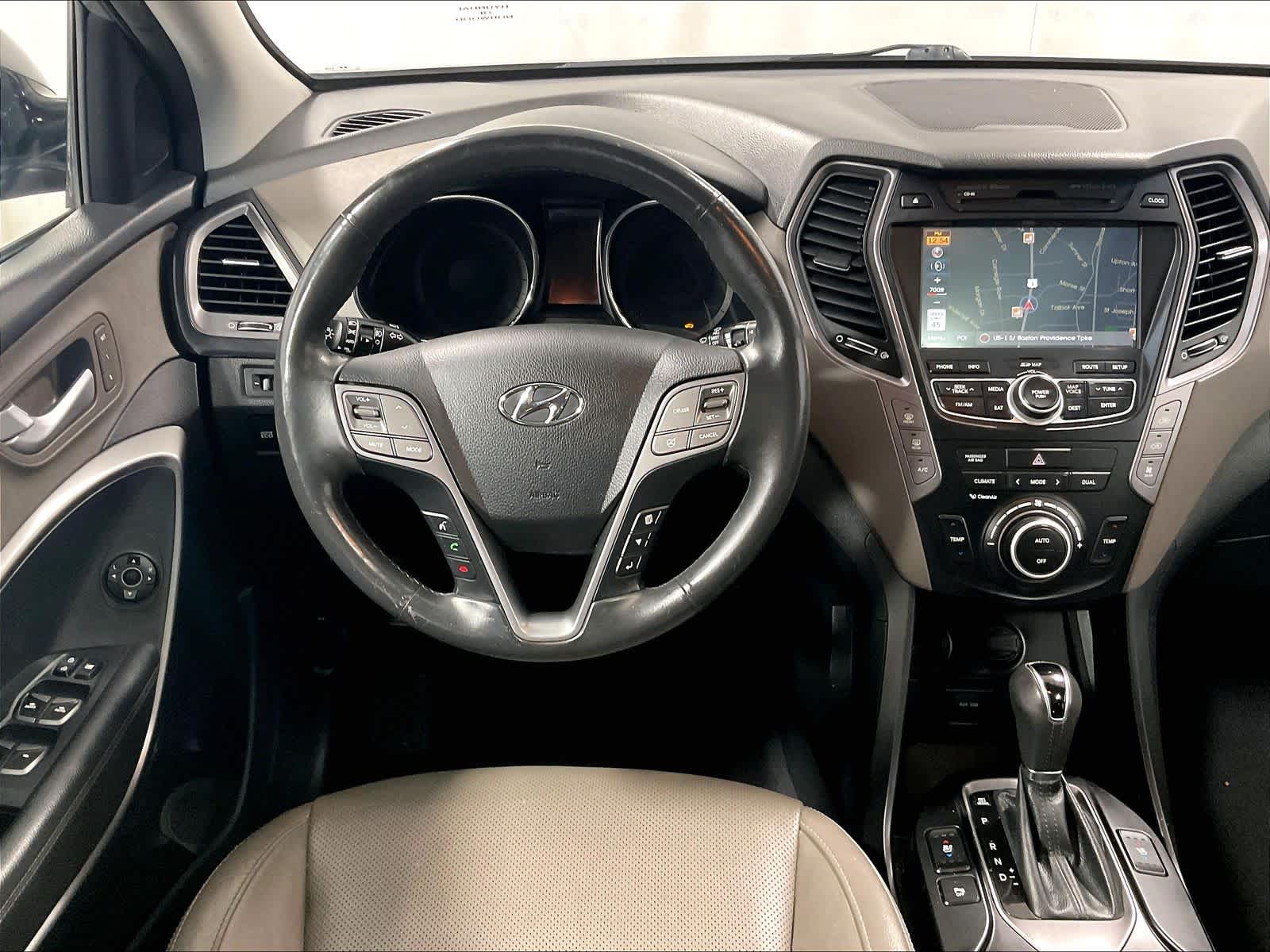 2016 Hyundai Santa Fe Limited - Photo 17