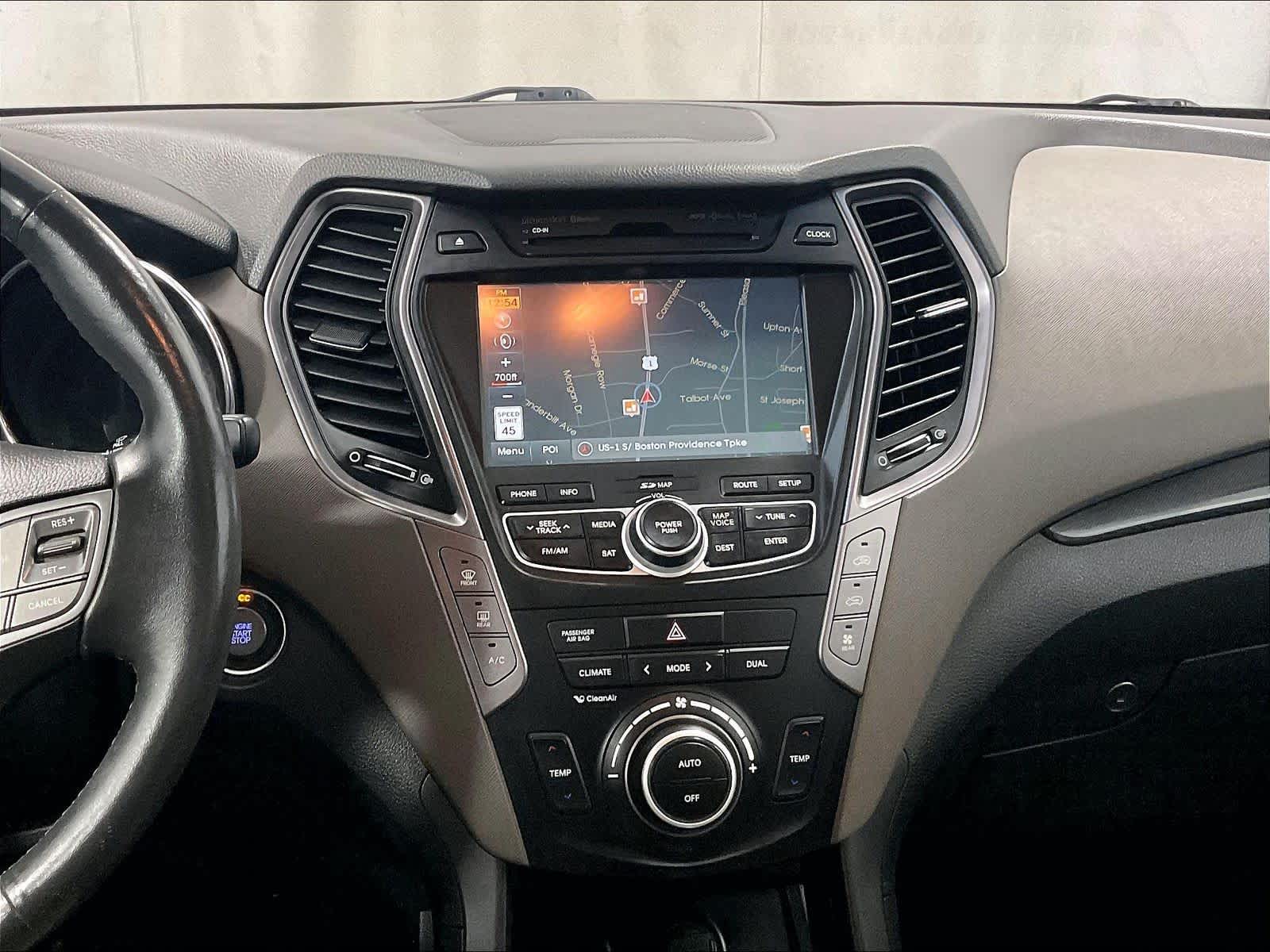 2016 Hyundai Santa Fe Limited - Photo 18