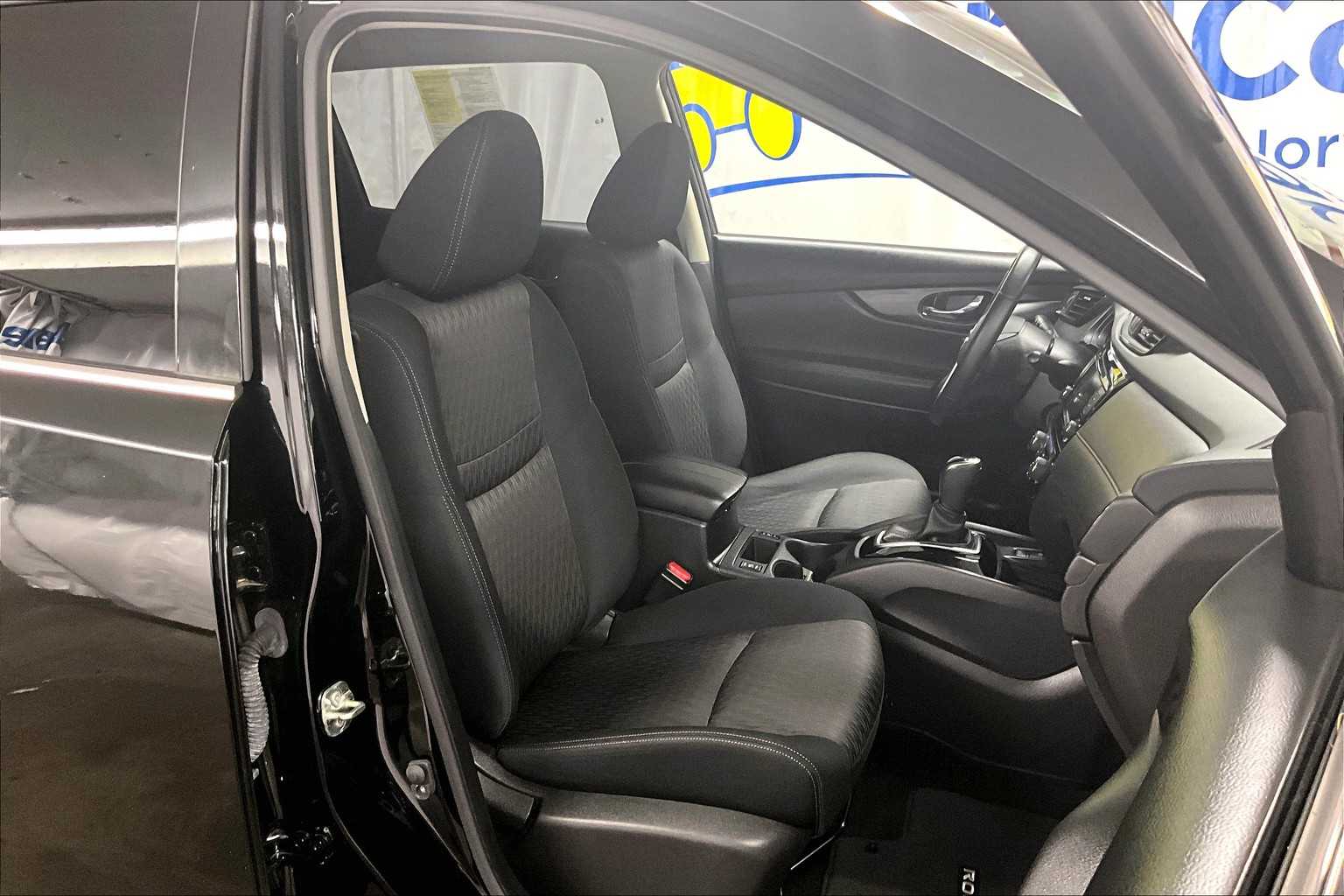 2020 Nissan Rogue SV - Photo 11