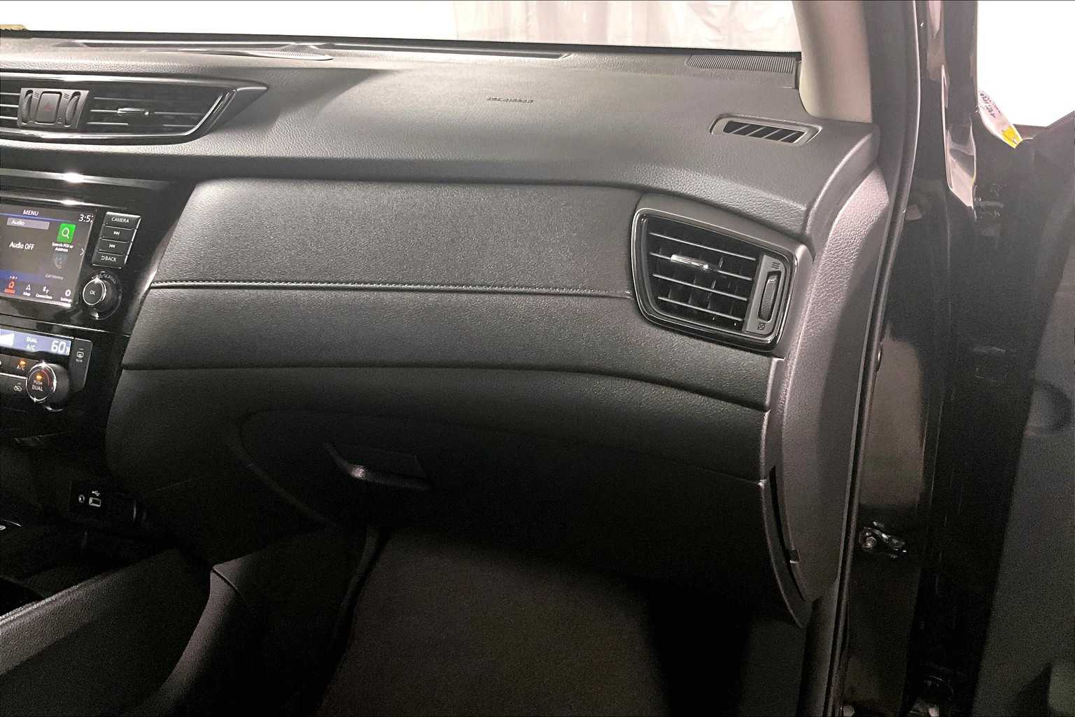 2020 Nissan Rogue SV - Photo 13