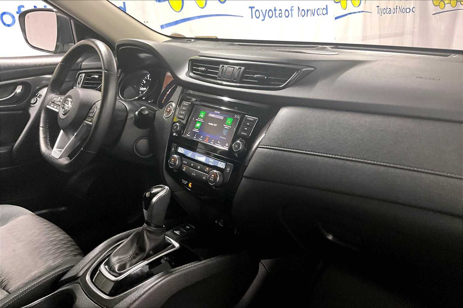 2020 Nissan Rogue SV - Photo 14