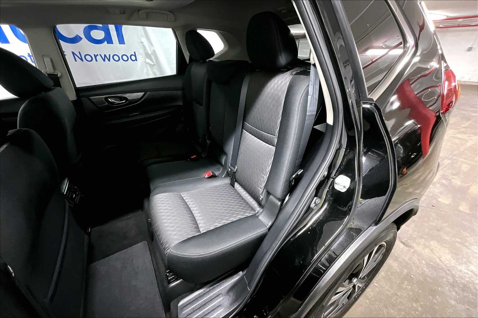 2020 Nissan Rogue SV - Photo 15