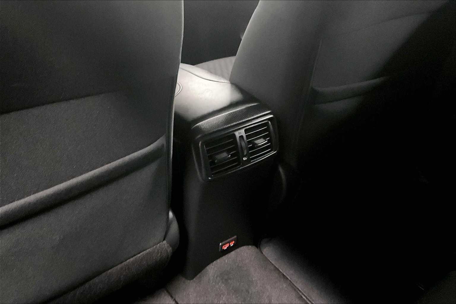 2020 Nissan Rogue SV - Photo 28