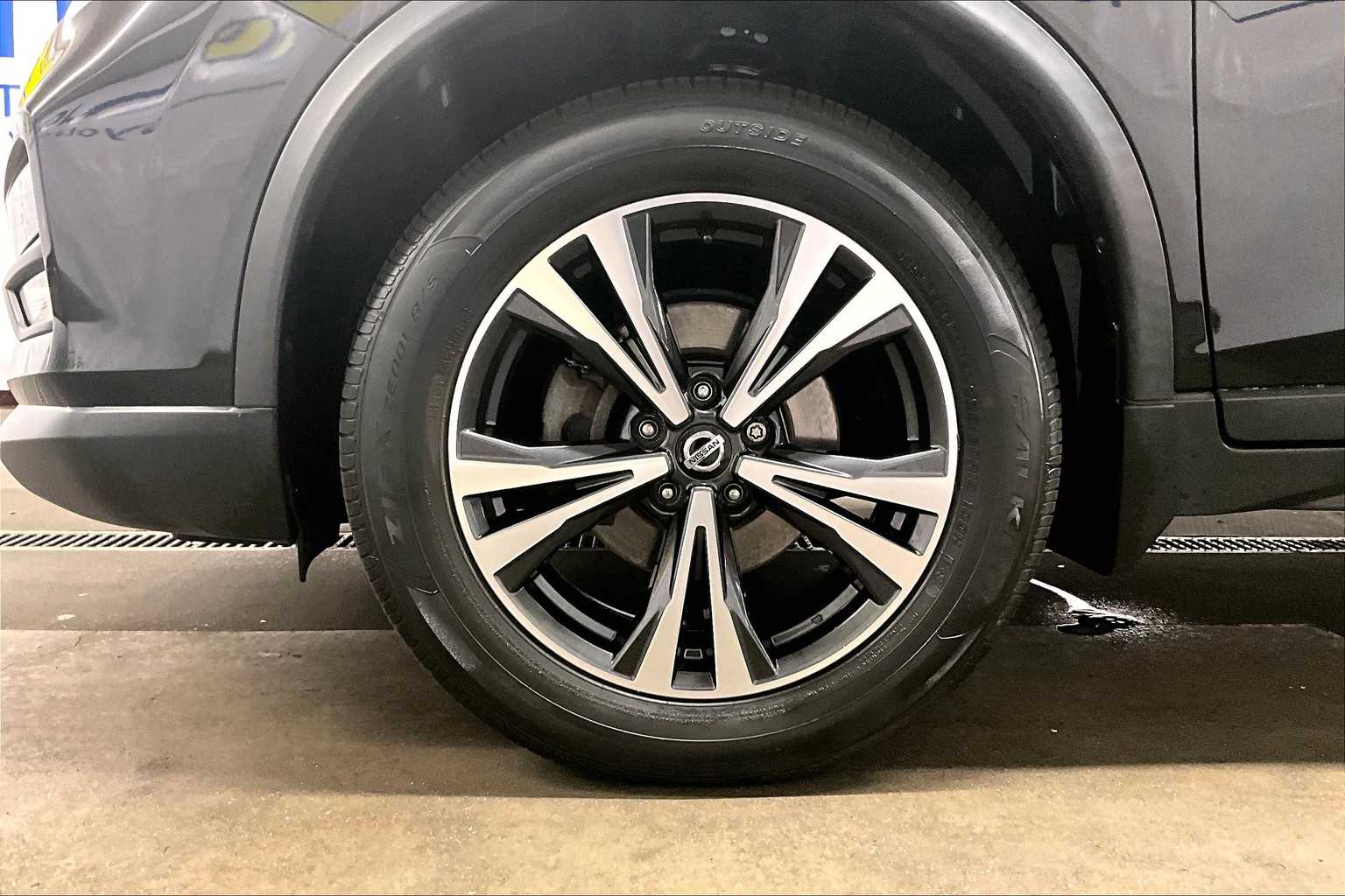 2020 Nissan Rogue SV - Photo 7