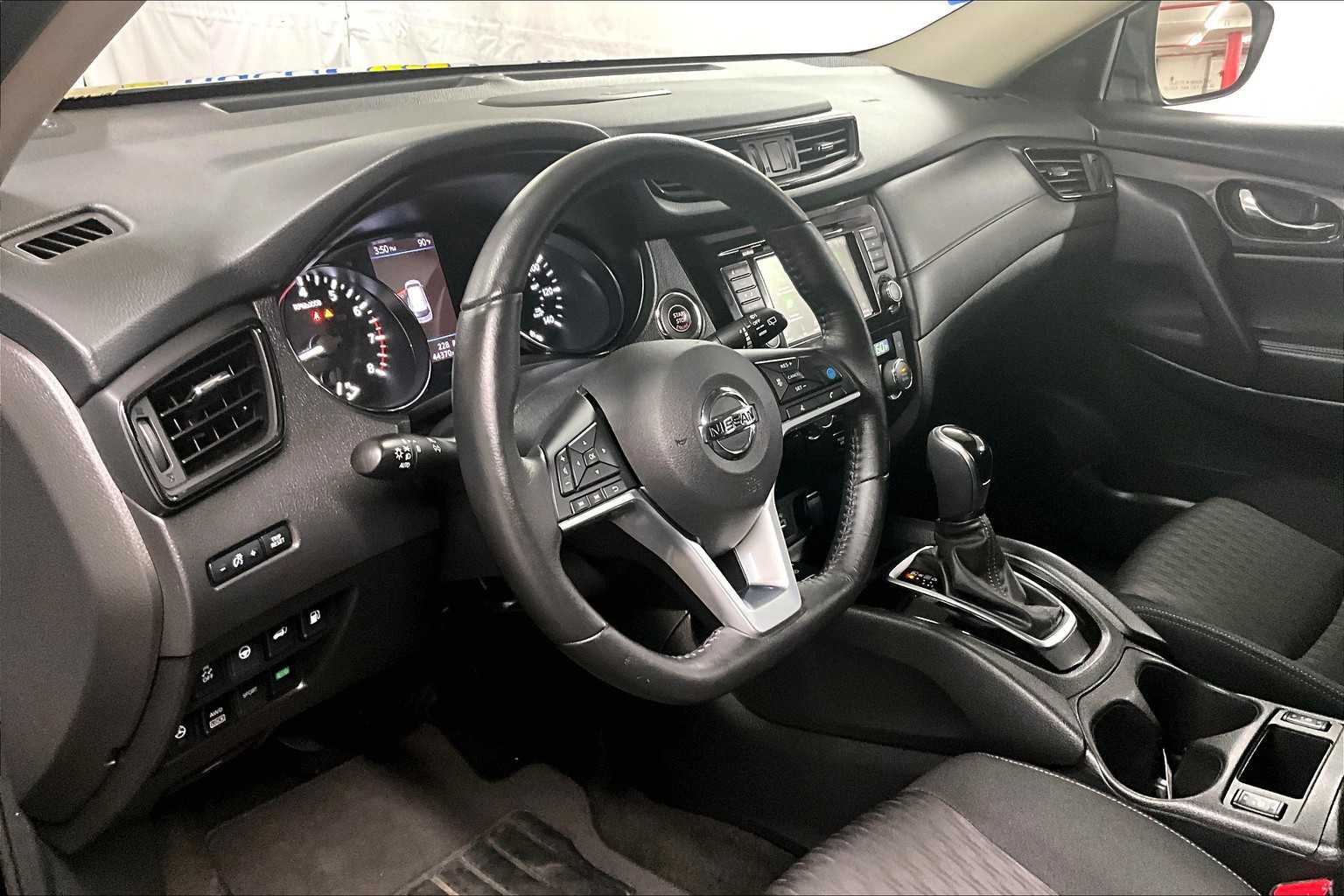 2020 Nissan Rogue SV - Photo 8