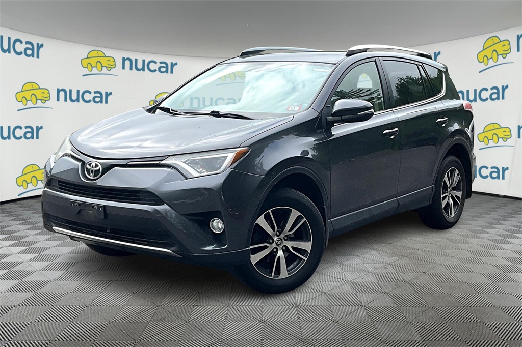 2016 Toyota RAV4 XLE - Photo 2