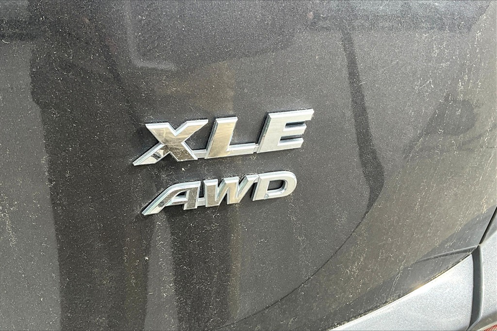 2016 Toyota RAV4 XLE - Photo 7