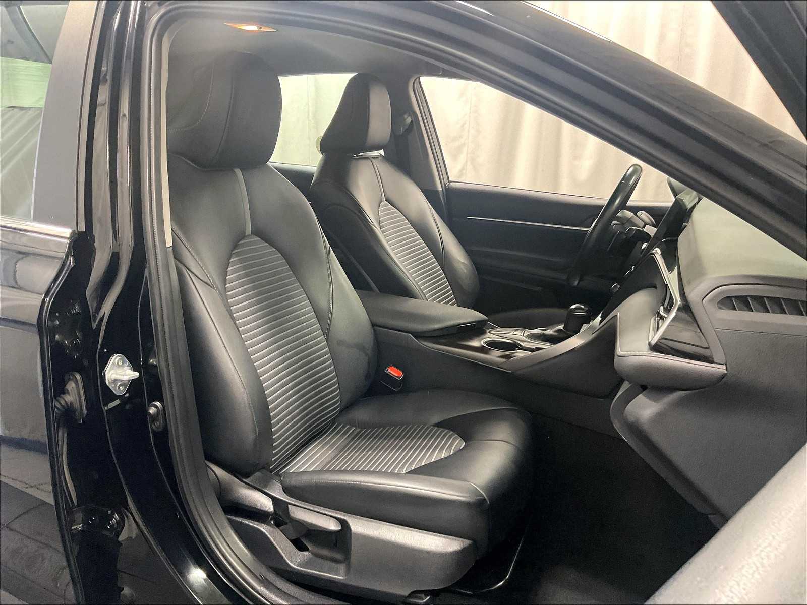 2023 Toyota Camry SE - Photo 11