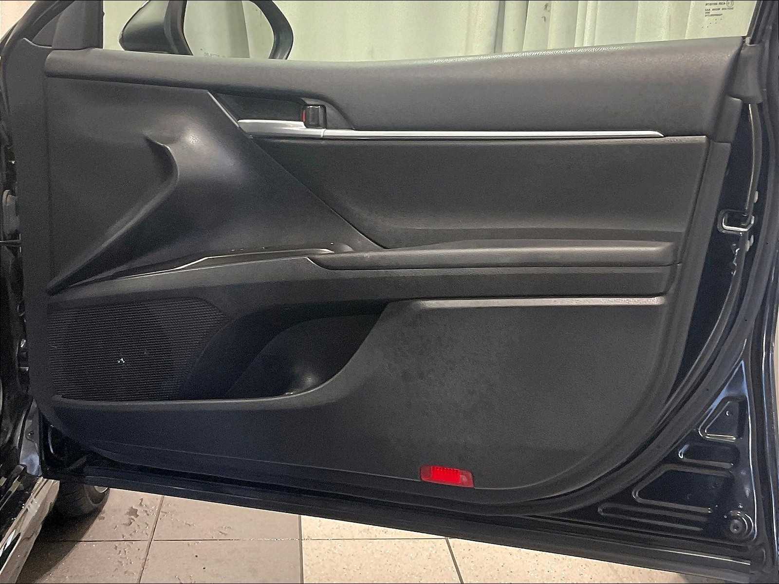 2023 Toyota Camry SE - Photo 12