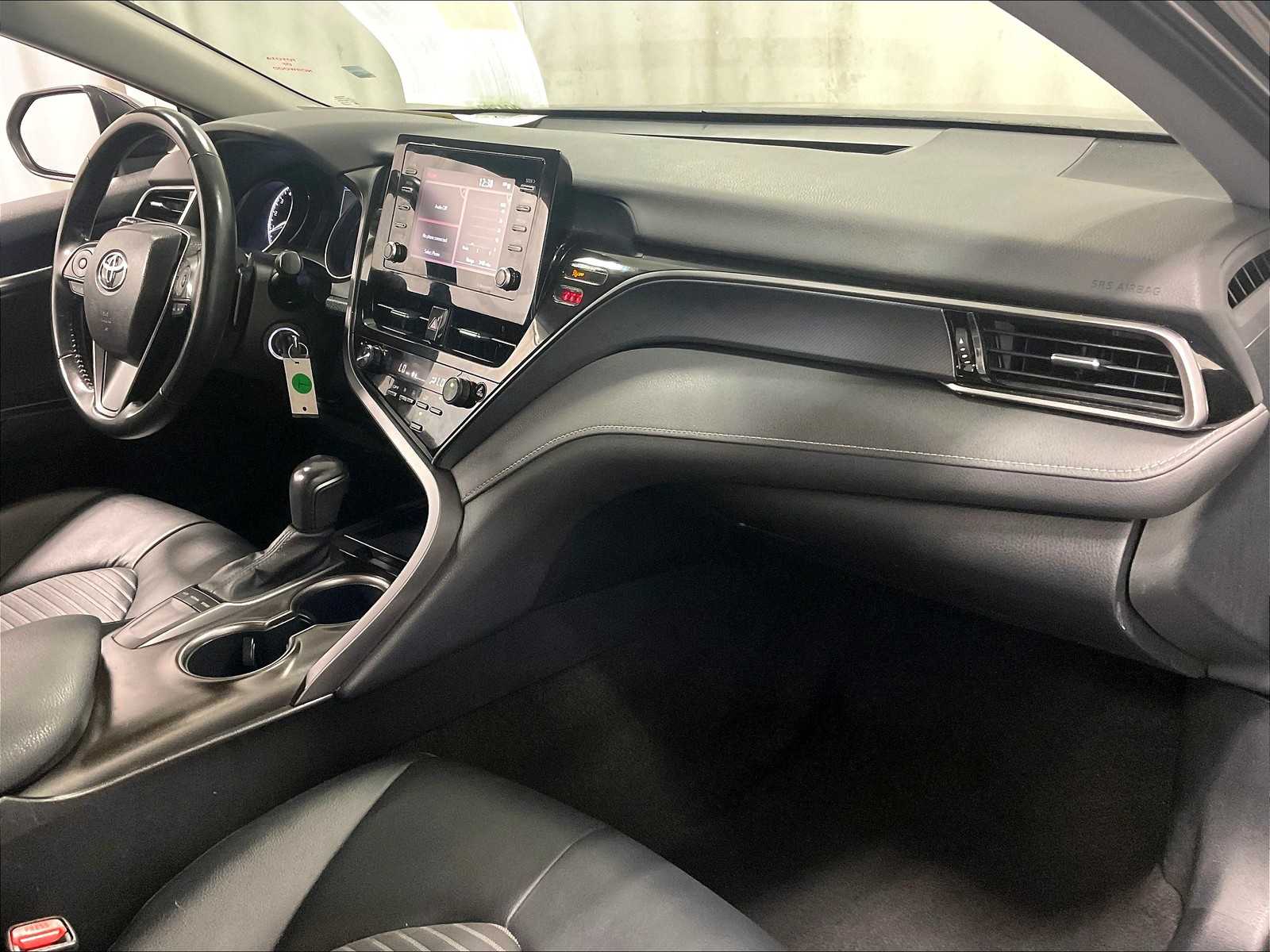 2023 Toyota Camry SE - Photo 14
