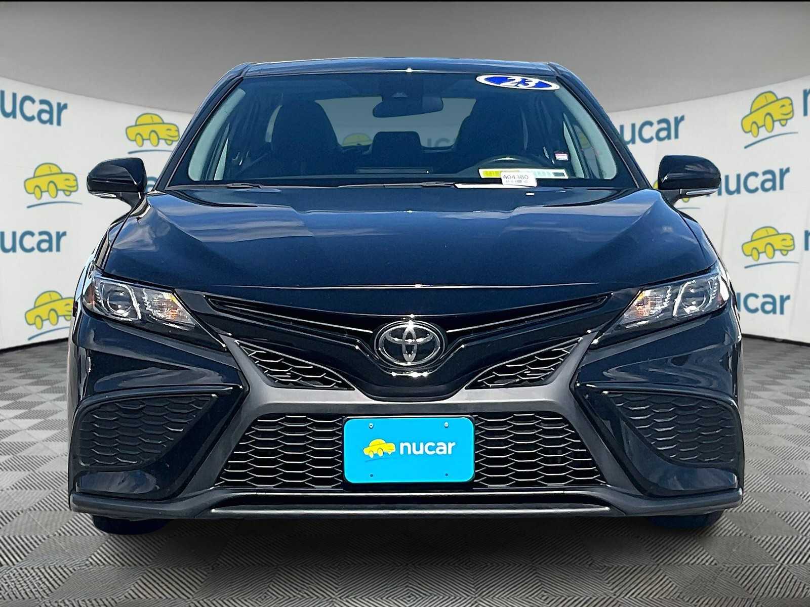 2023 Toyota Camry SE - Photo 2