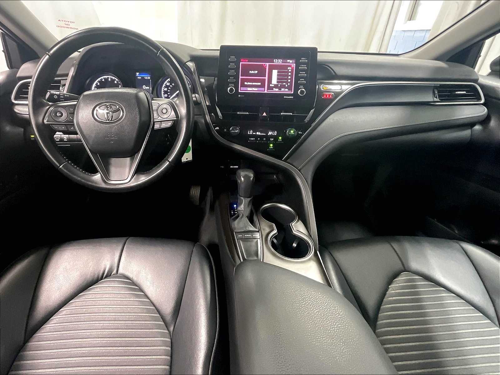2023 Toyota Camry SE - Photo 21