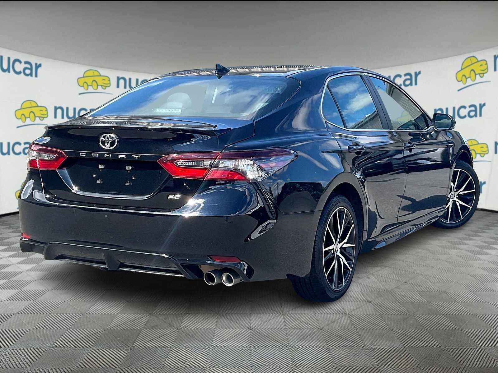 2023 Toyota Camry SE - Photo 6