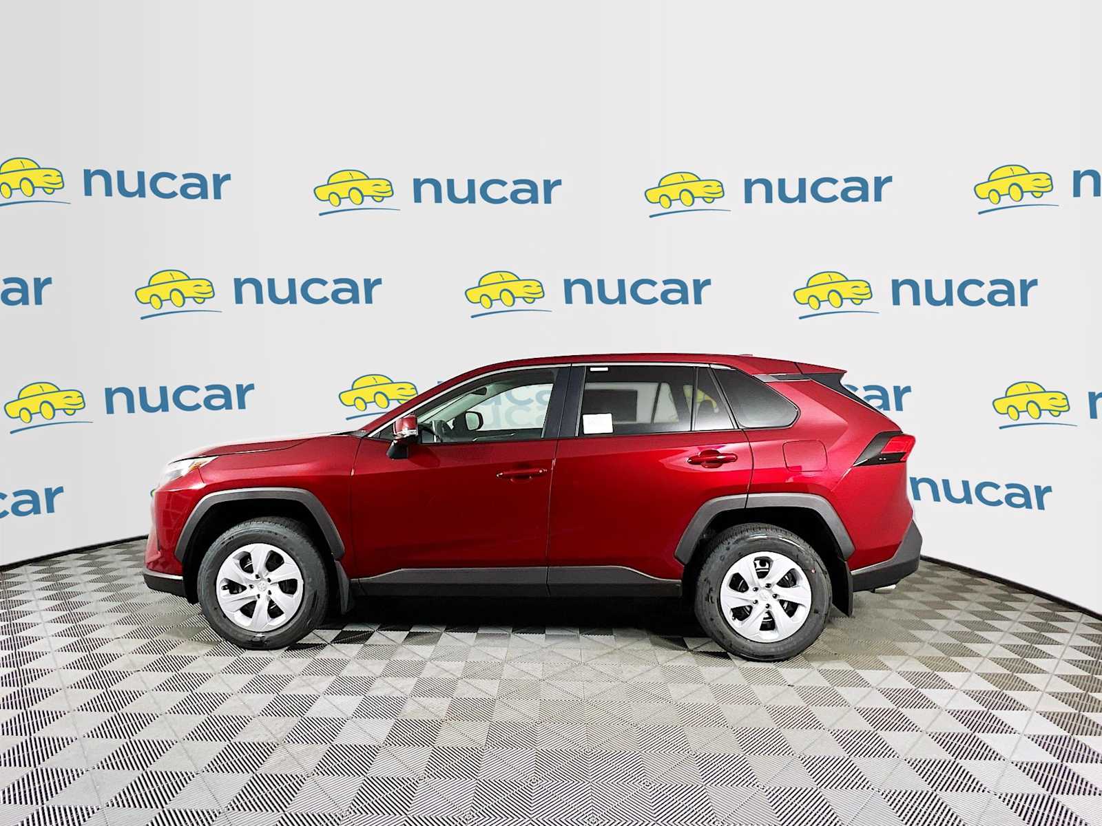 2025 Toyota RAV4 LE - Photo 3