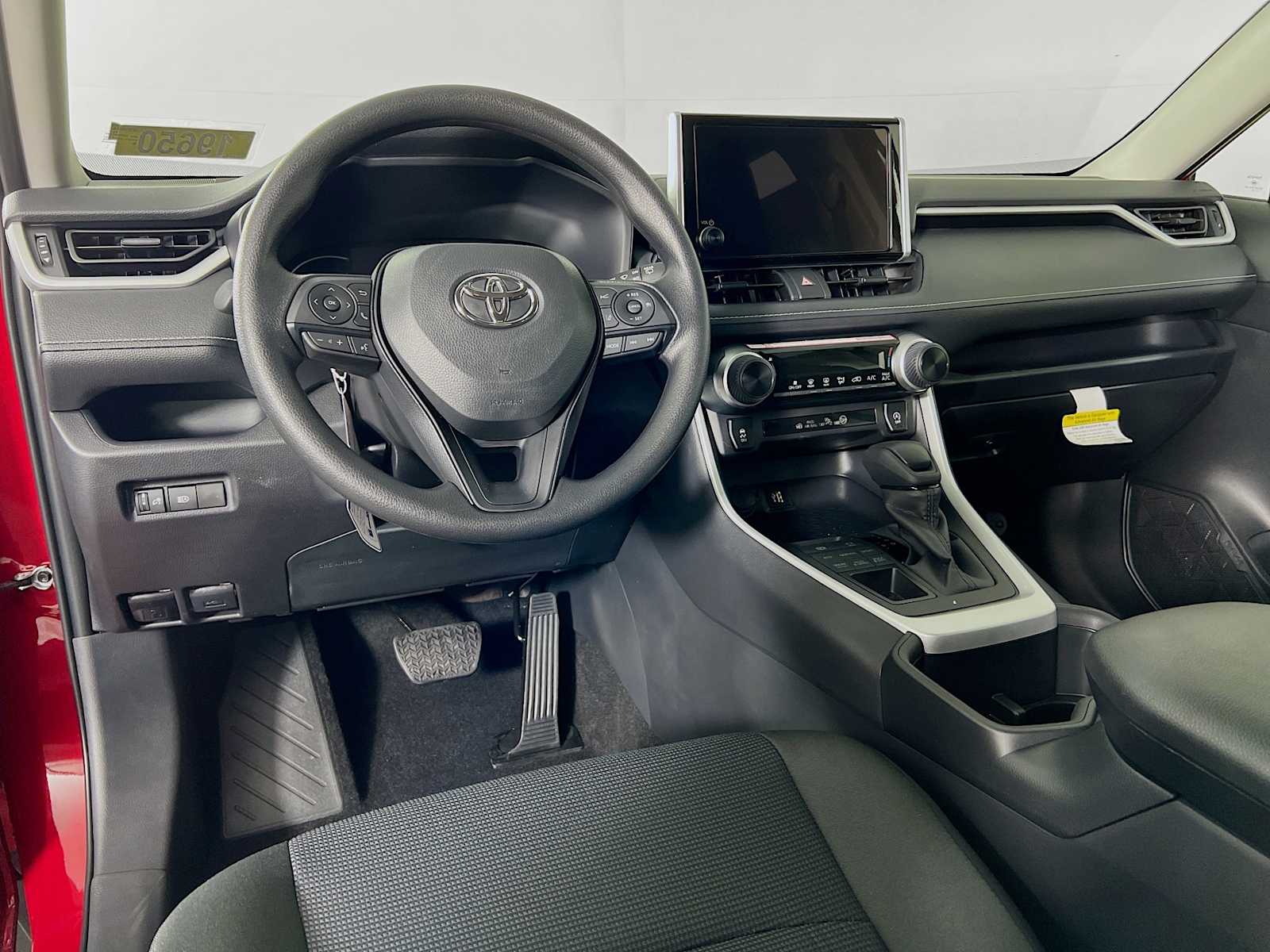 2025 Toyota RAV4 LE - Photo 6