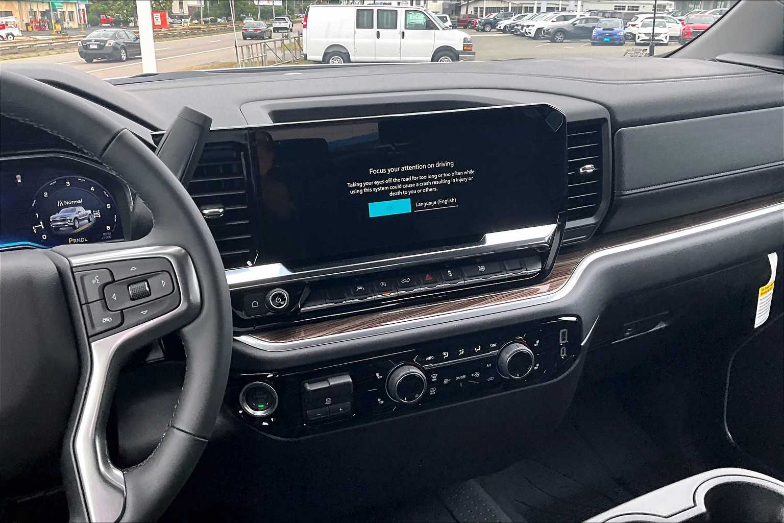 2025 Chevrolet Silverado 1500 LT - Photo 13