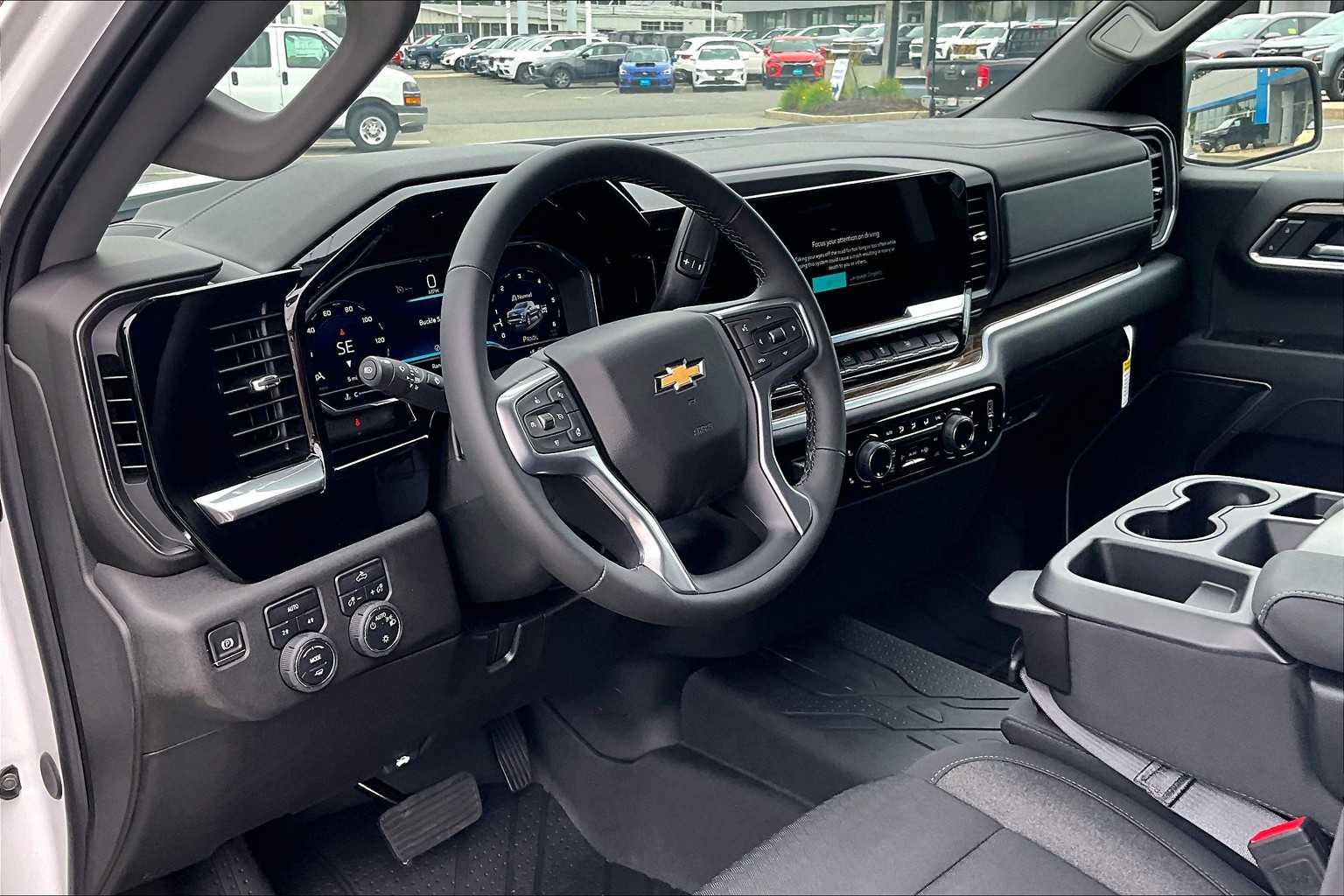 2025 Chevrolet Silverado 1500 LT - Photo 9