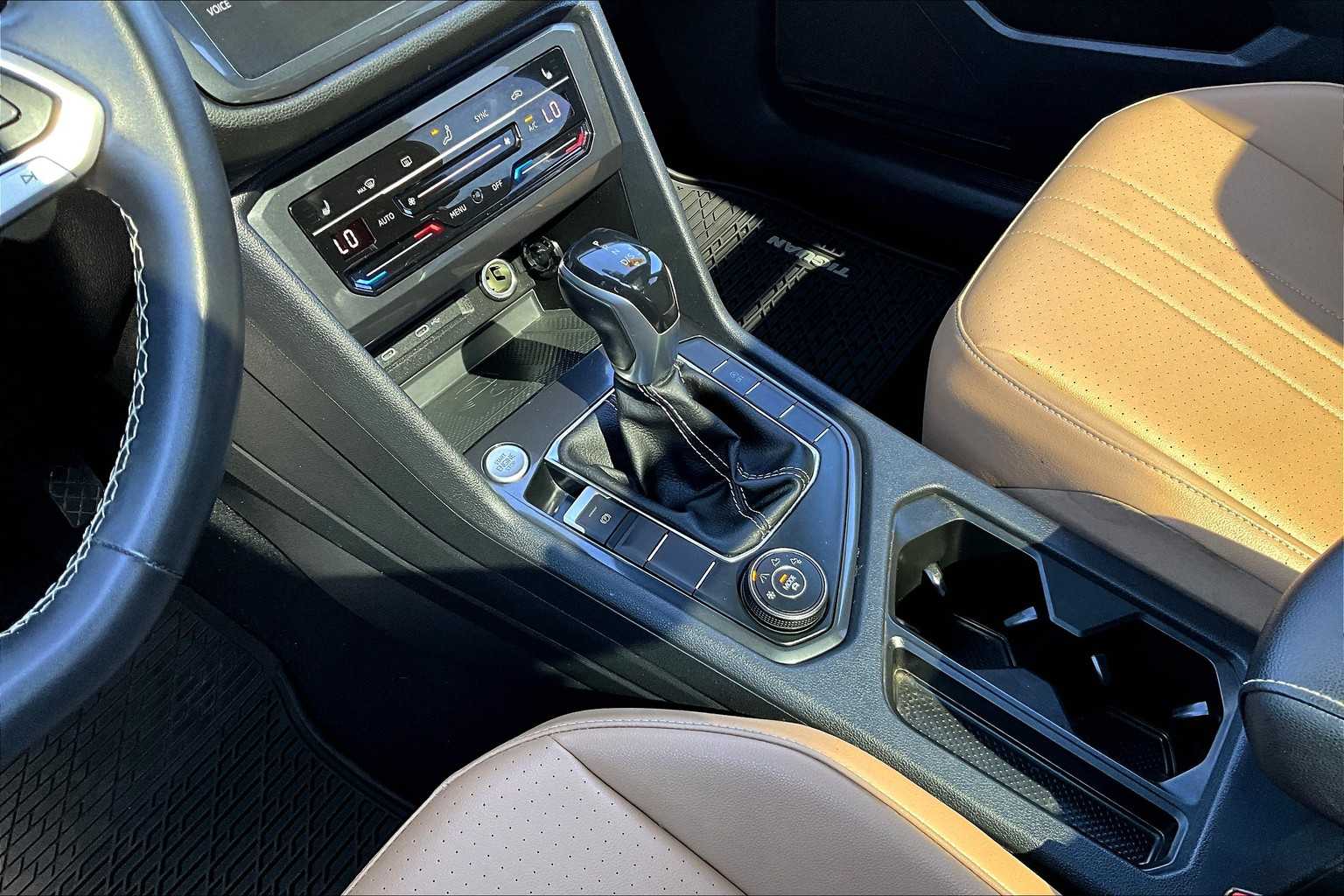 2022 Volkswagen Tiguan SE - Photo 19