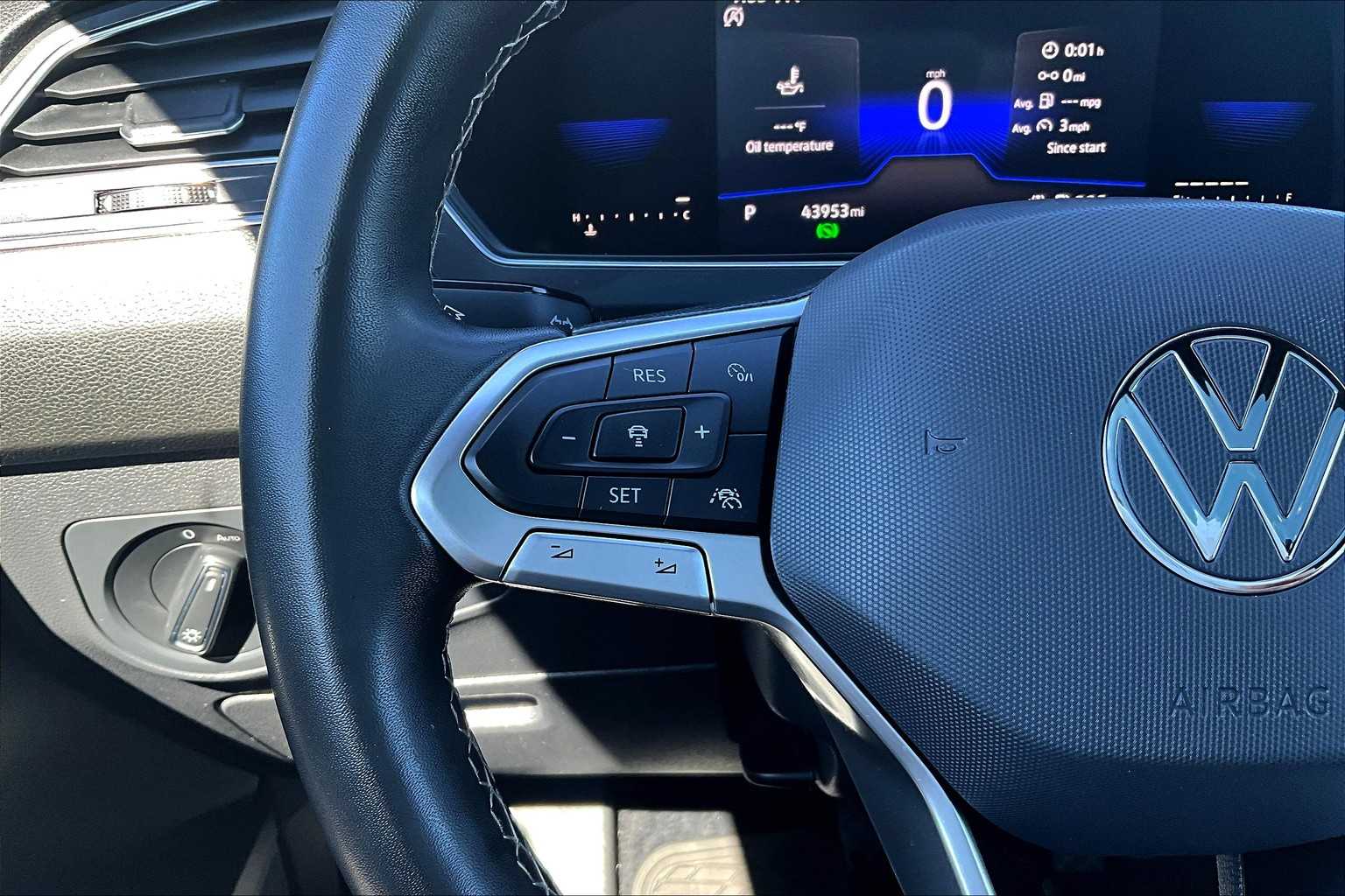 2022 Volkswagen Tiguan SE - Photo 23