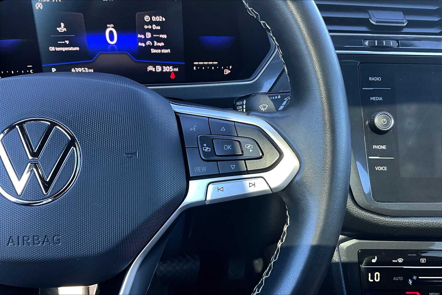 2022 Volkswagen Tiguan SE - Photo 24