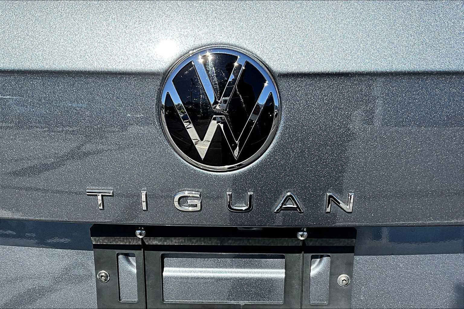 2022 Volkswagen Tiguan SE - Photo 33