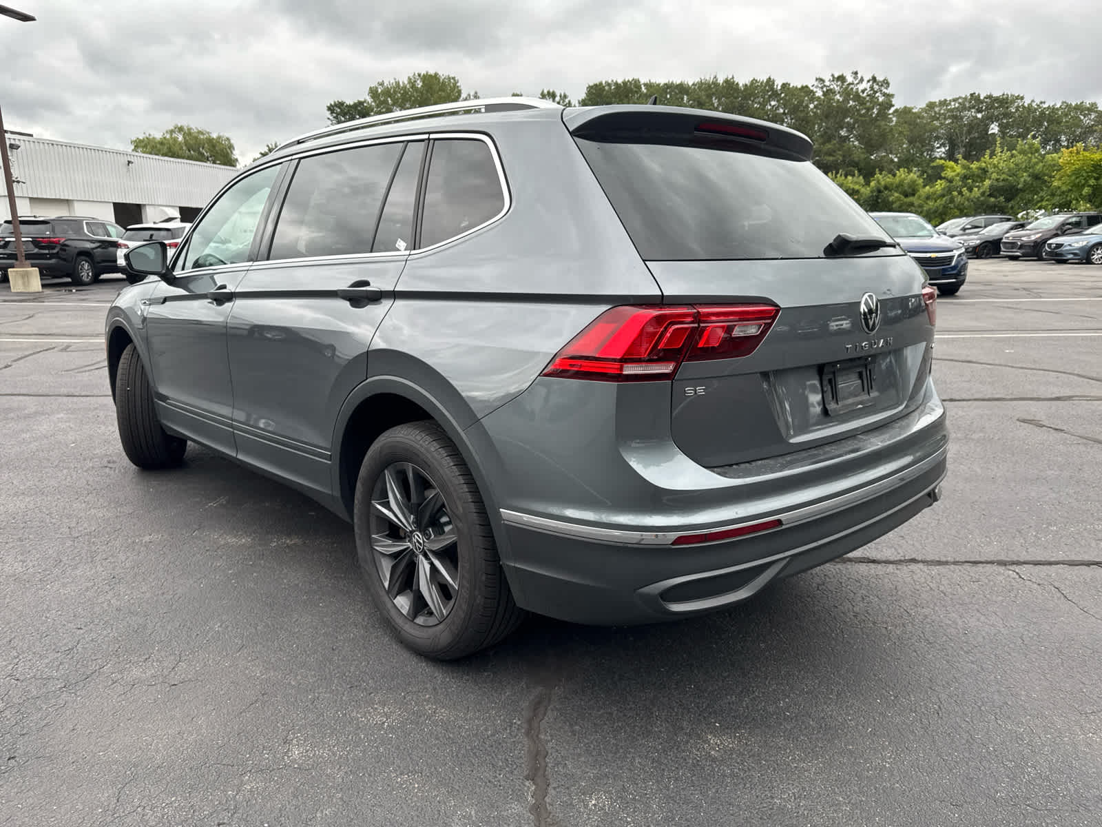2022 Volkswagen Tiguan SE - Photo 5