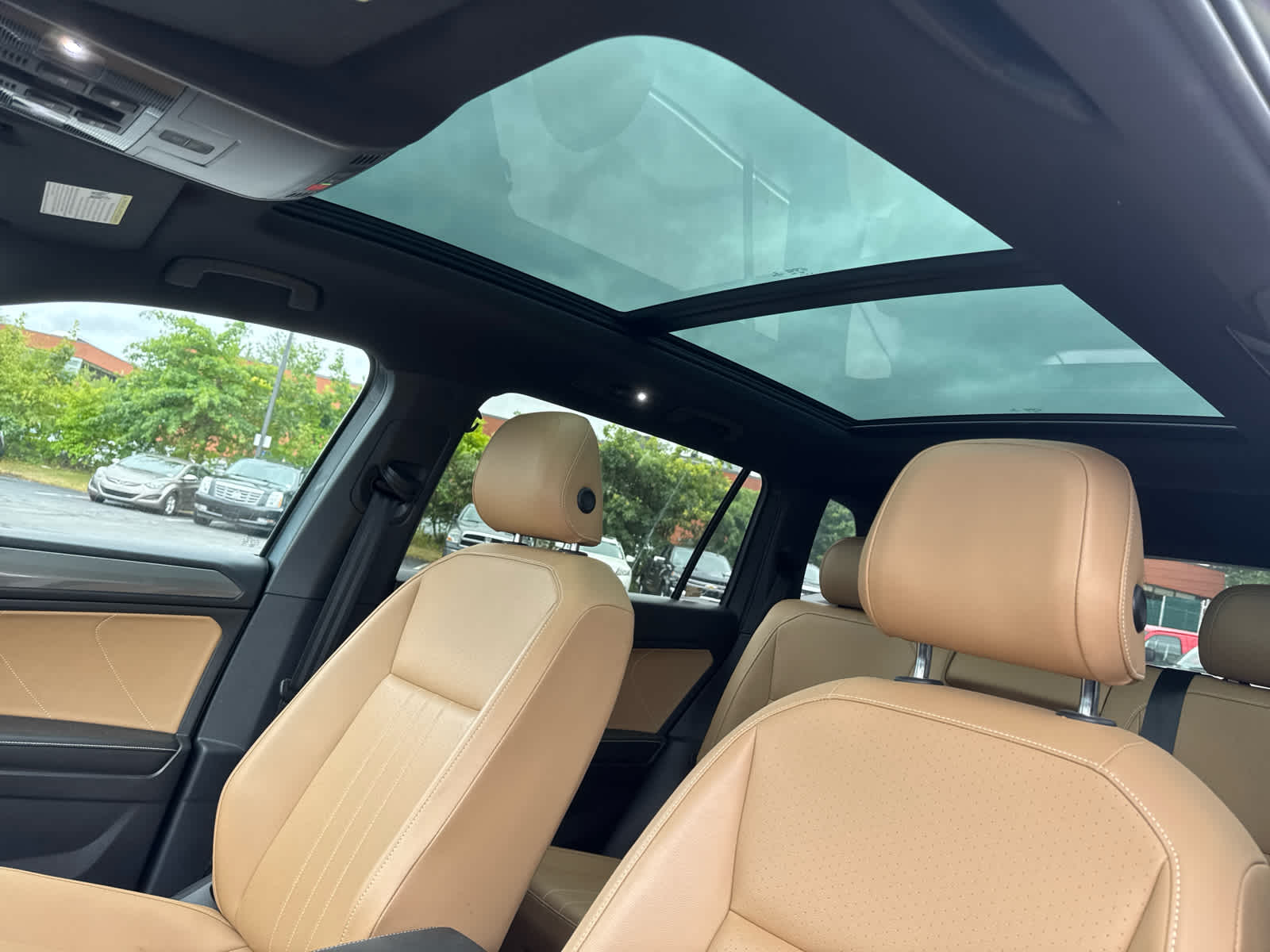 2022 Volkswagen Tiguan SE - Photo 10