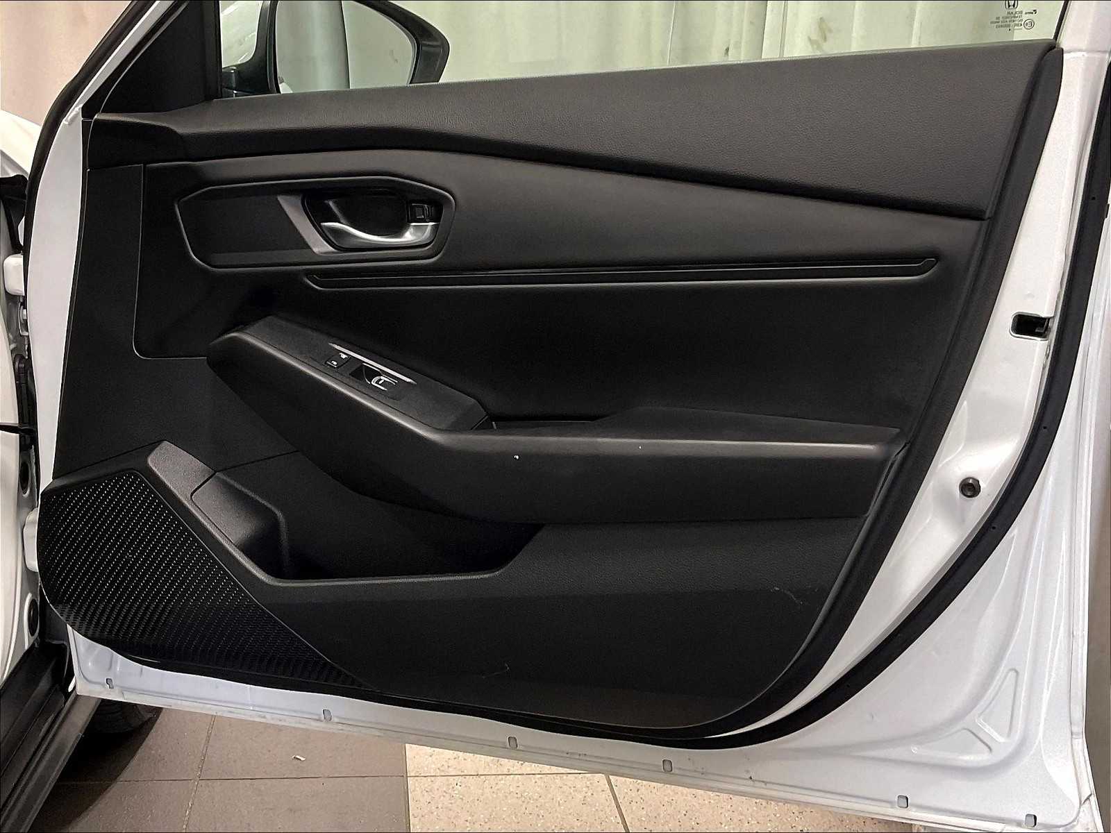 2024 Honda Accord EX - Photo 12
