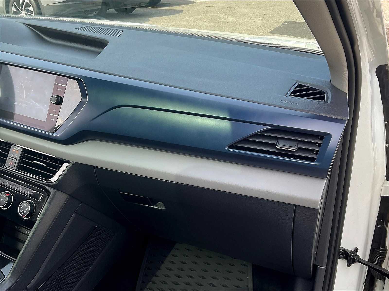2023 Volkswagen Taos SE - Photo 13