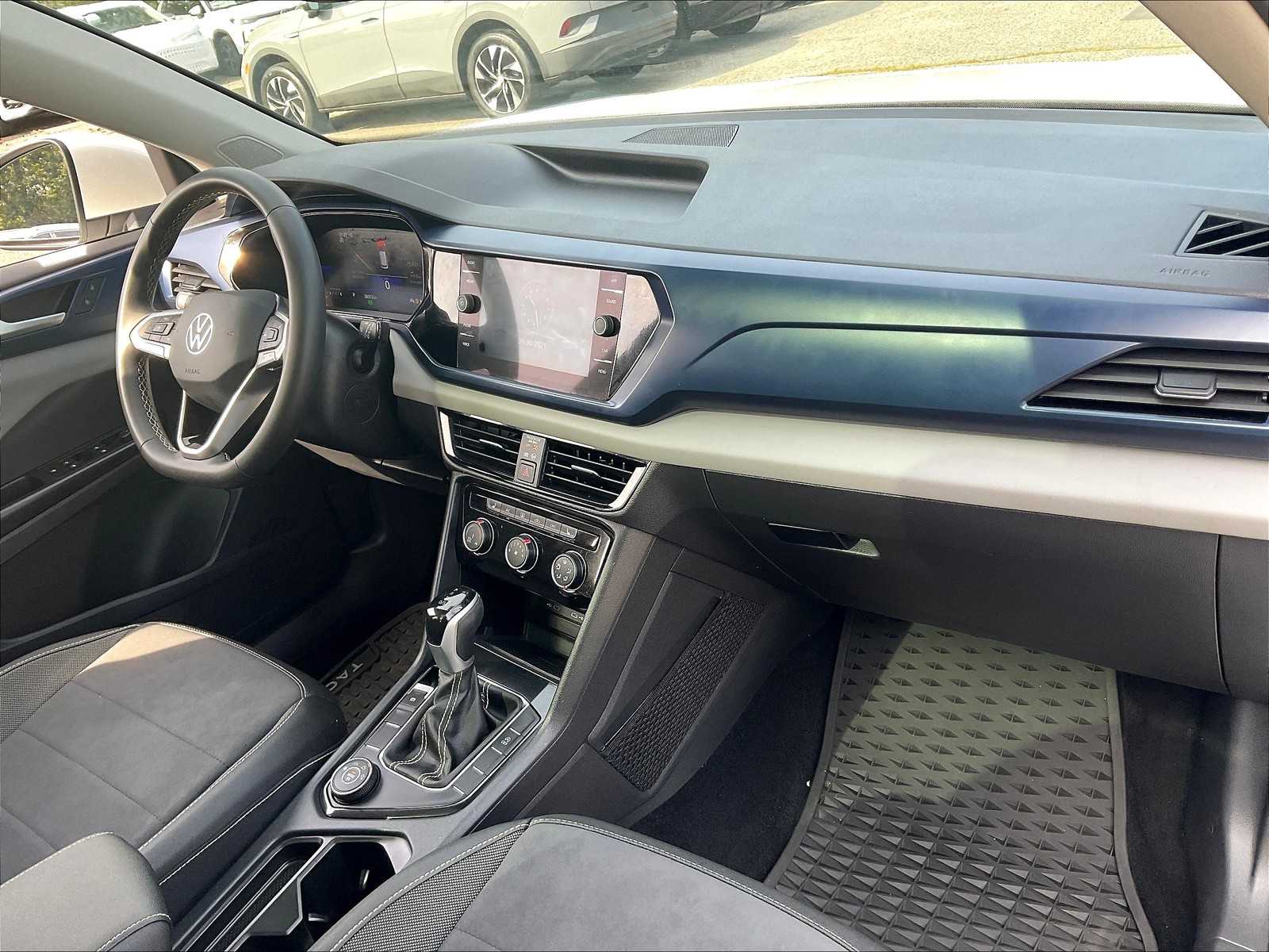 2023 Volkswagen Taos SE - Photo 14