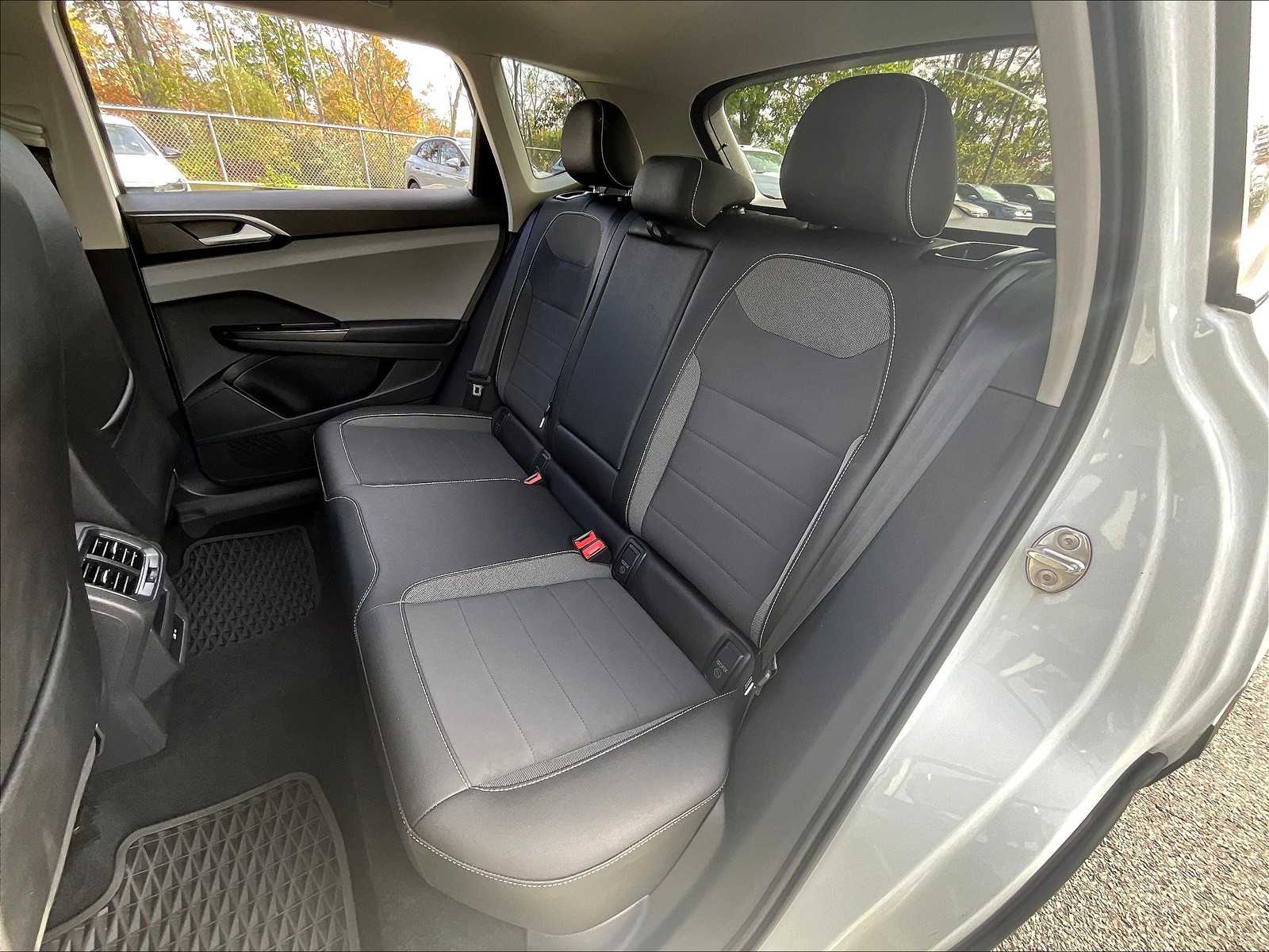 2023 Volkswagen Taos SE - Photo 15