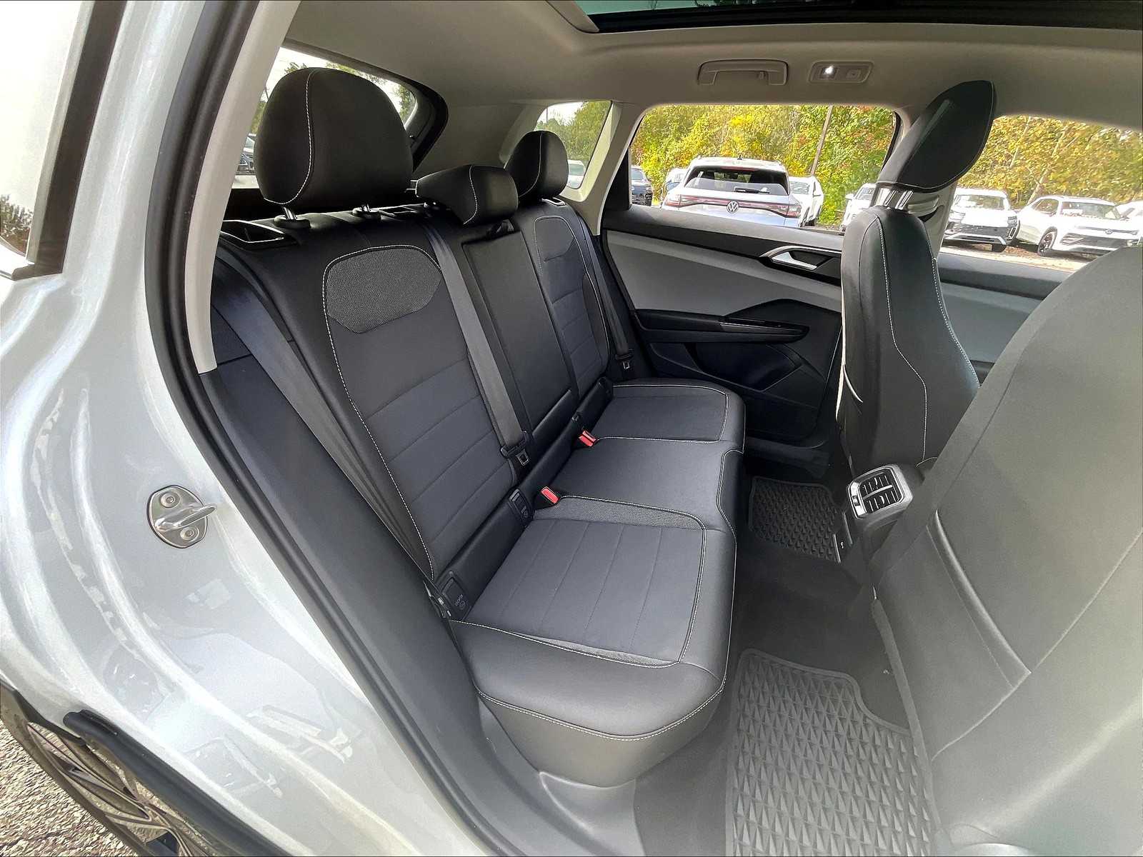 2023 Volkswagen Taos SE - Photo 16