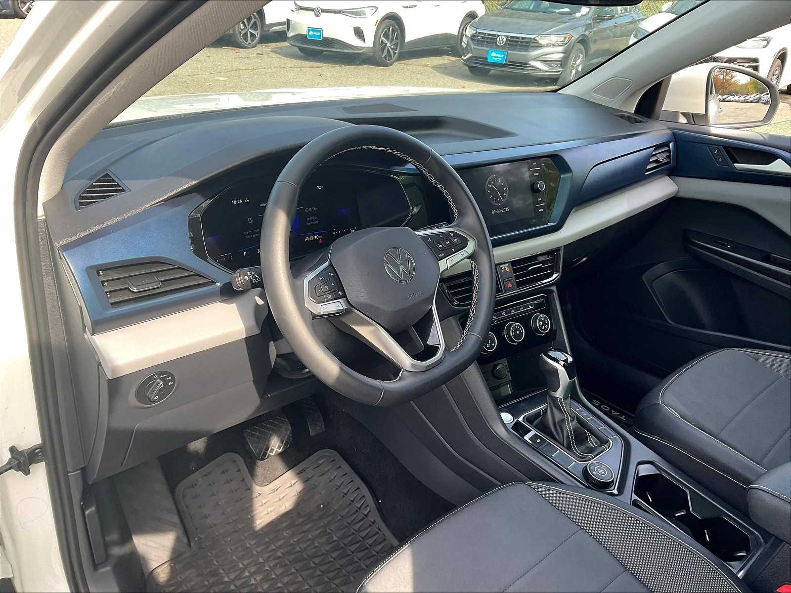 2023 Volkswagen Taos SE - Photo 8