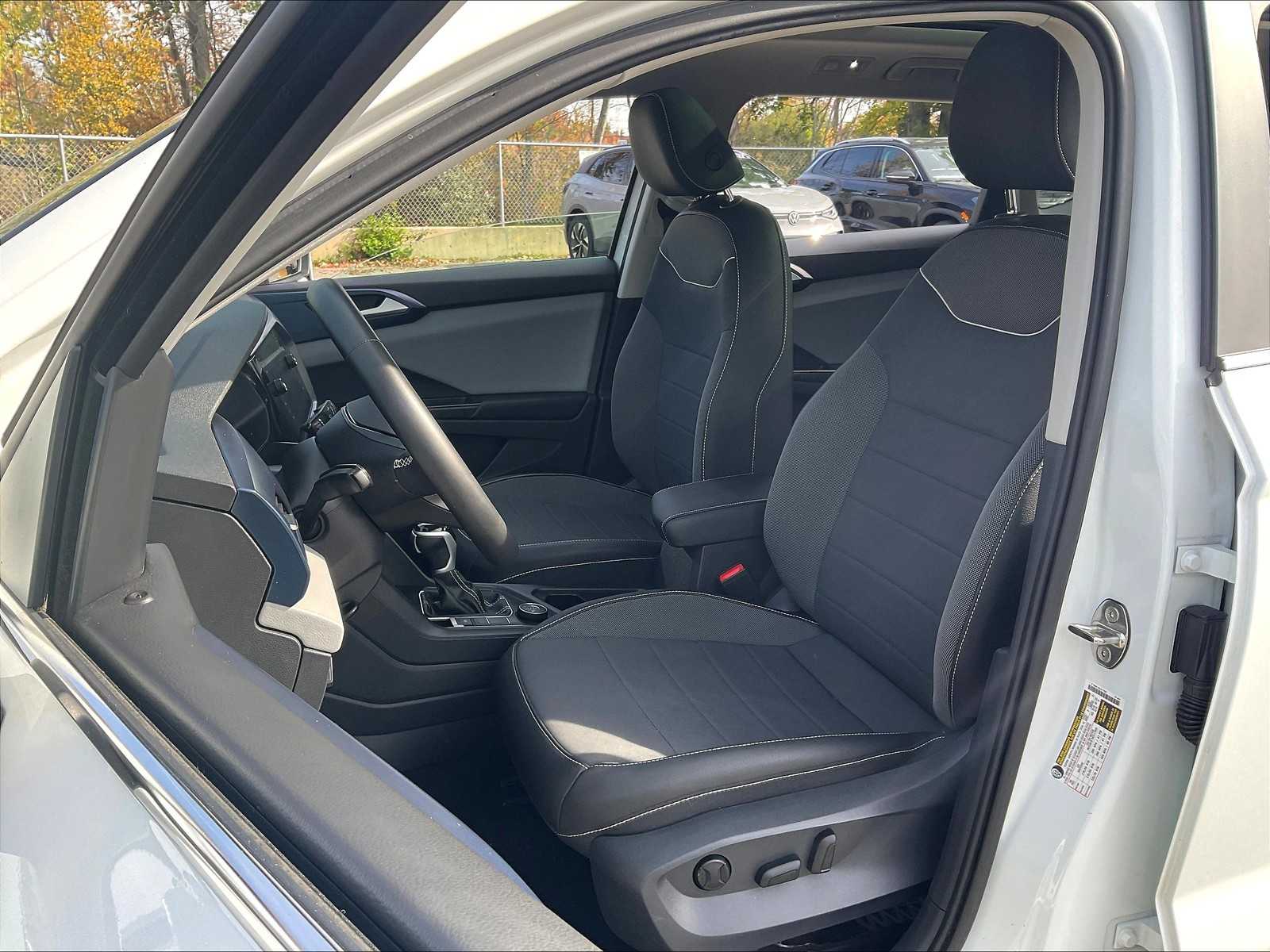 2023 Volkswagen Taos SE - Photo 10