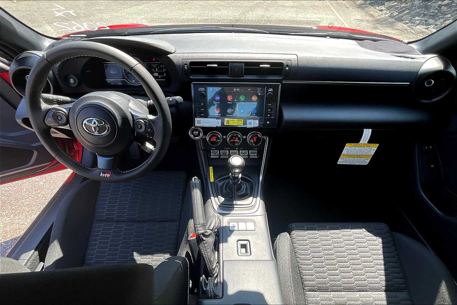 2025 Toyota GR86  - Photo 12