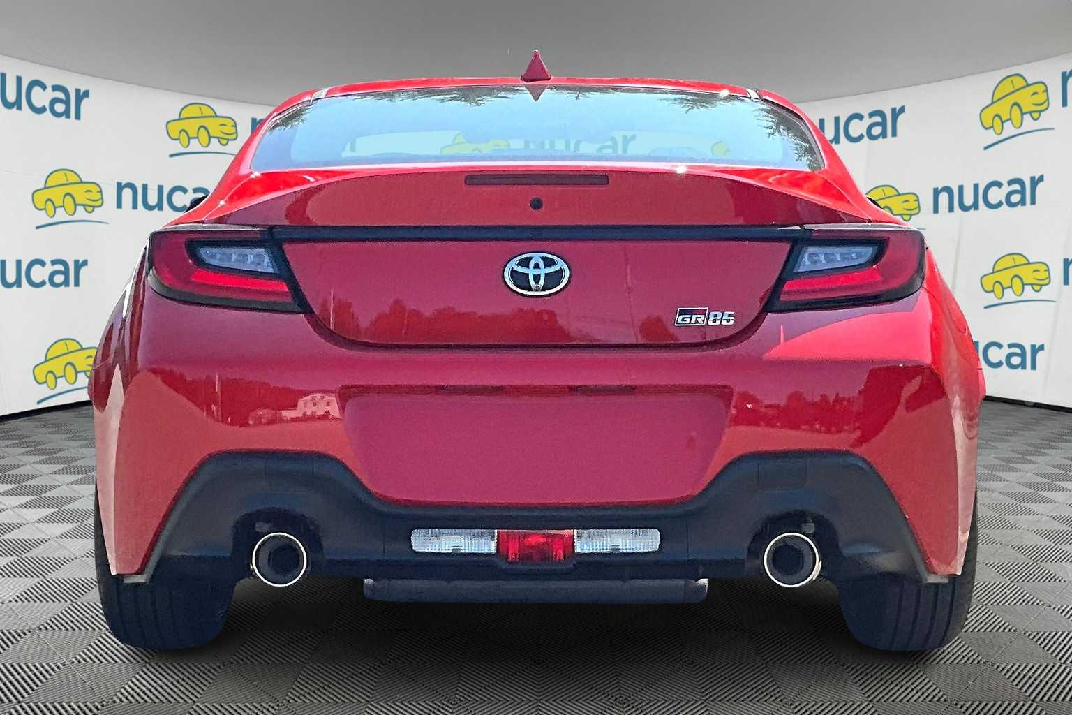 2025 Toyota GR86  - Photo 6