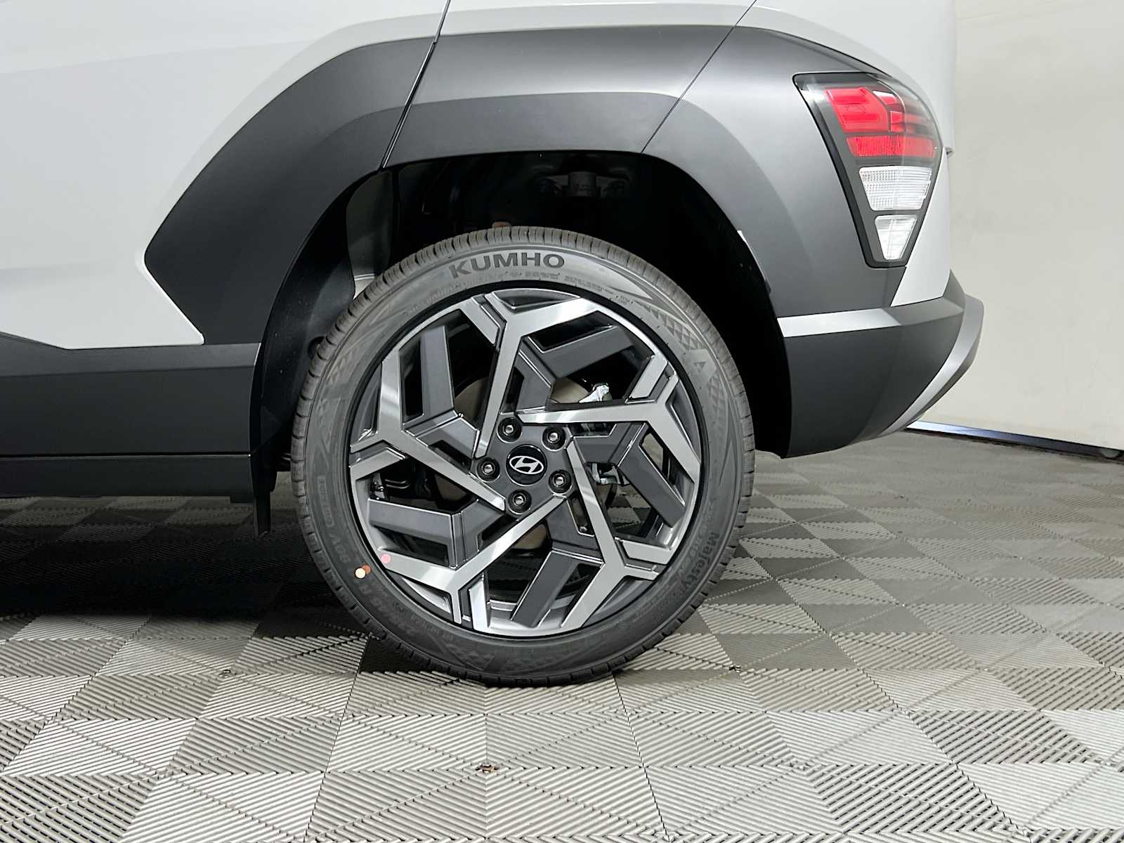 2026 Hyundai Kona SEL Premium - Photo 19