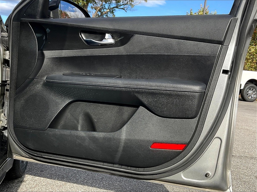 2022 Kia Forte GT-Line - Photo 11
