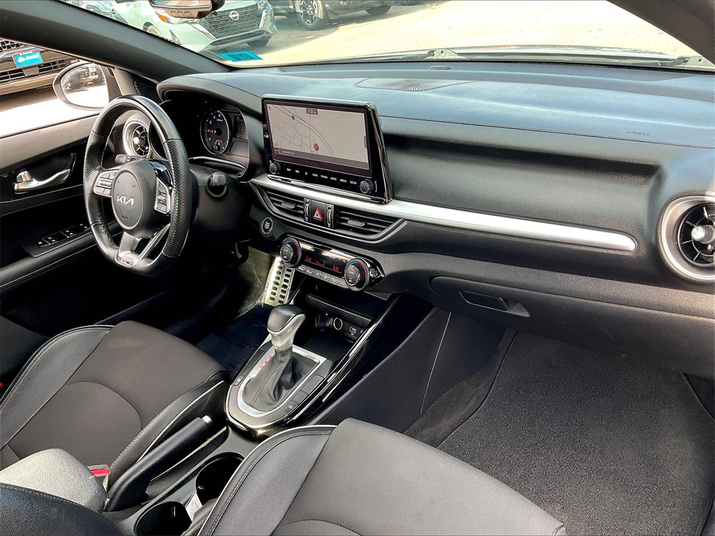 2022 Kia Forte GT-Line - Photo 13