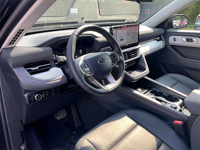 2025 Ford Explorer Active - Photo 7