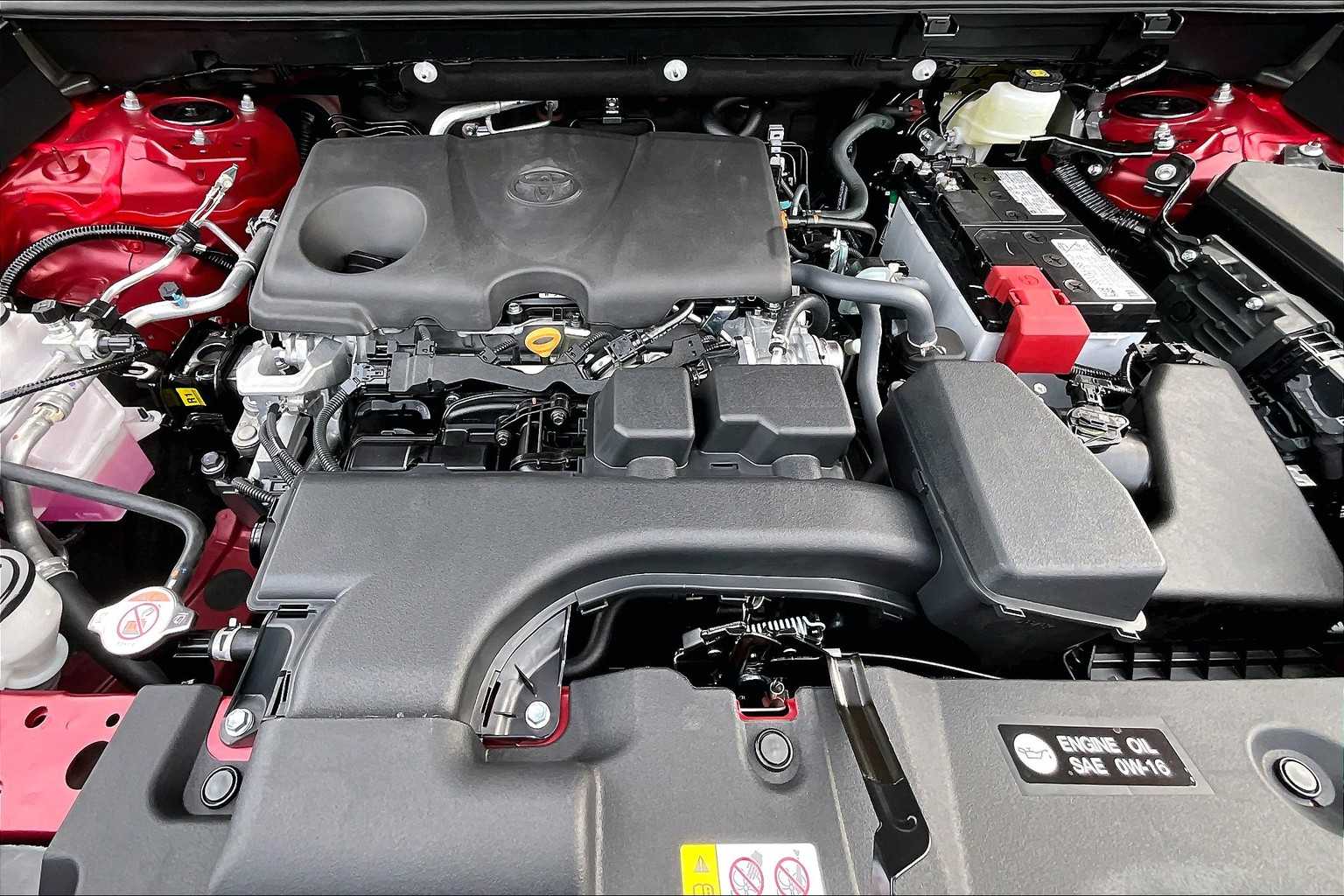 2025 Toyota RAV4 XLE - Photo 16