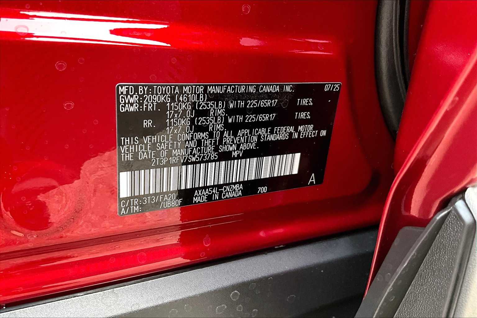 2025 Toyota RAV4 XLE - Photo 17