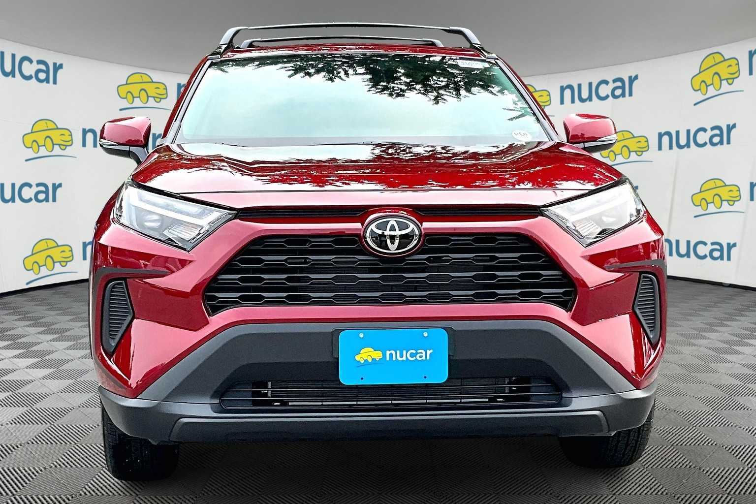 2025 Toyota RAV4 XLE - Photo 3