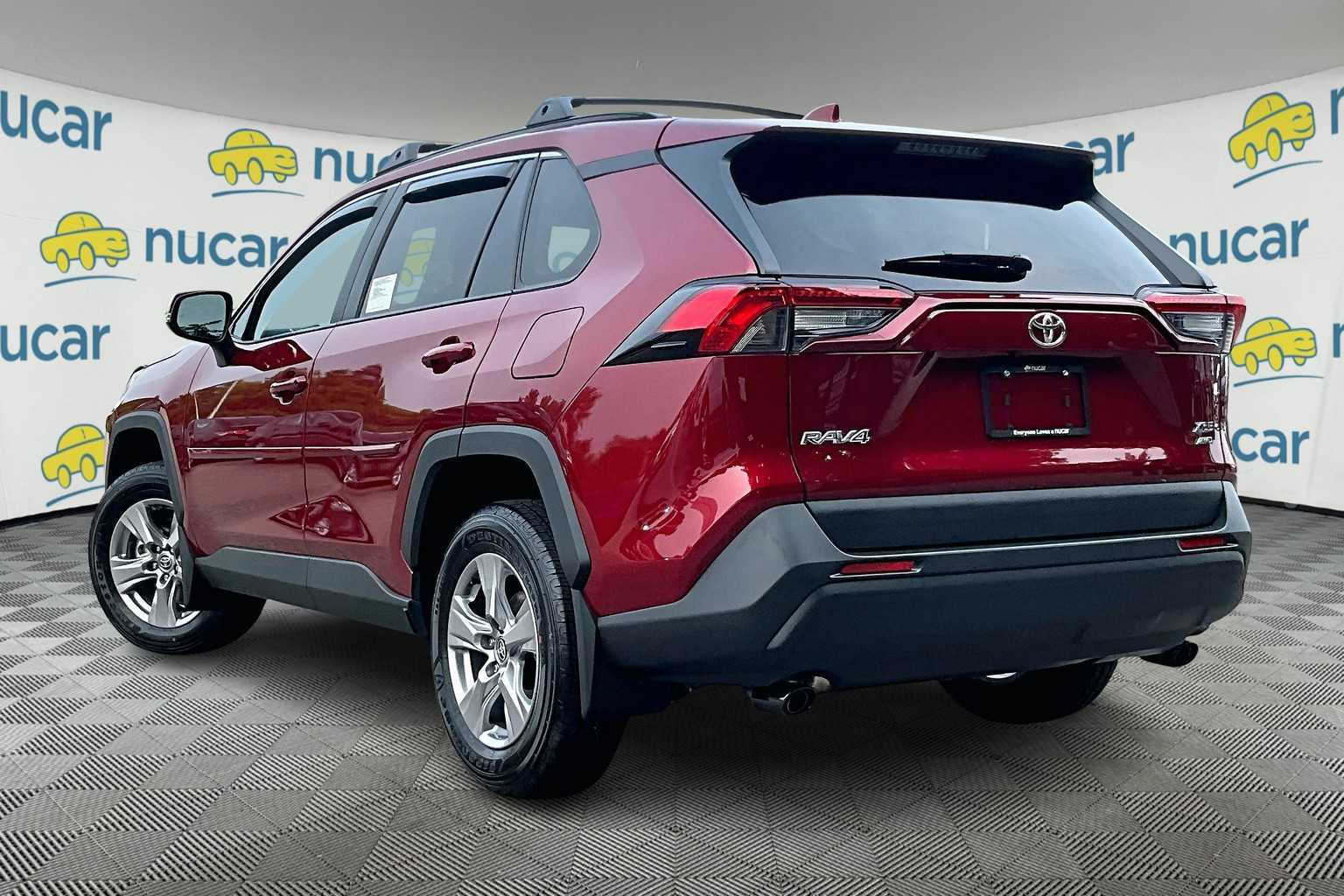 2025 Toyota RAV4 XLE - Photo 5
