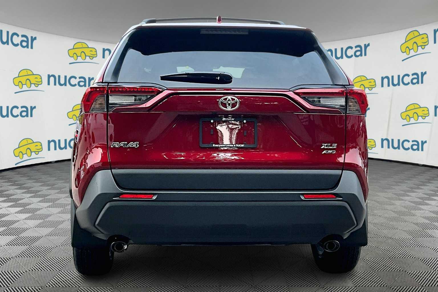 2025 Toyota RAV4 XLE - Photo 6