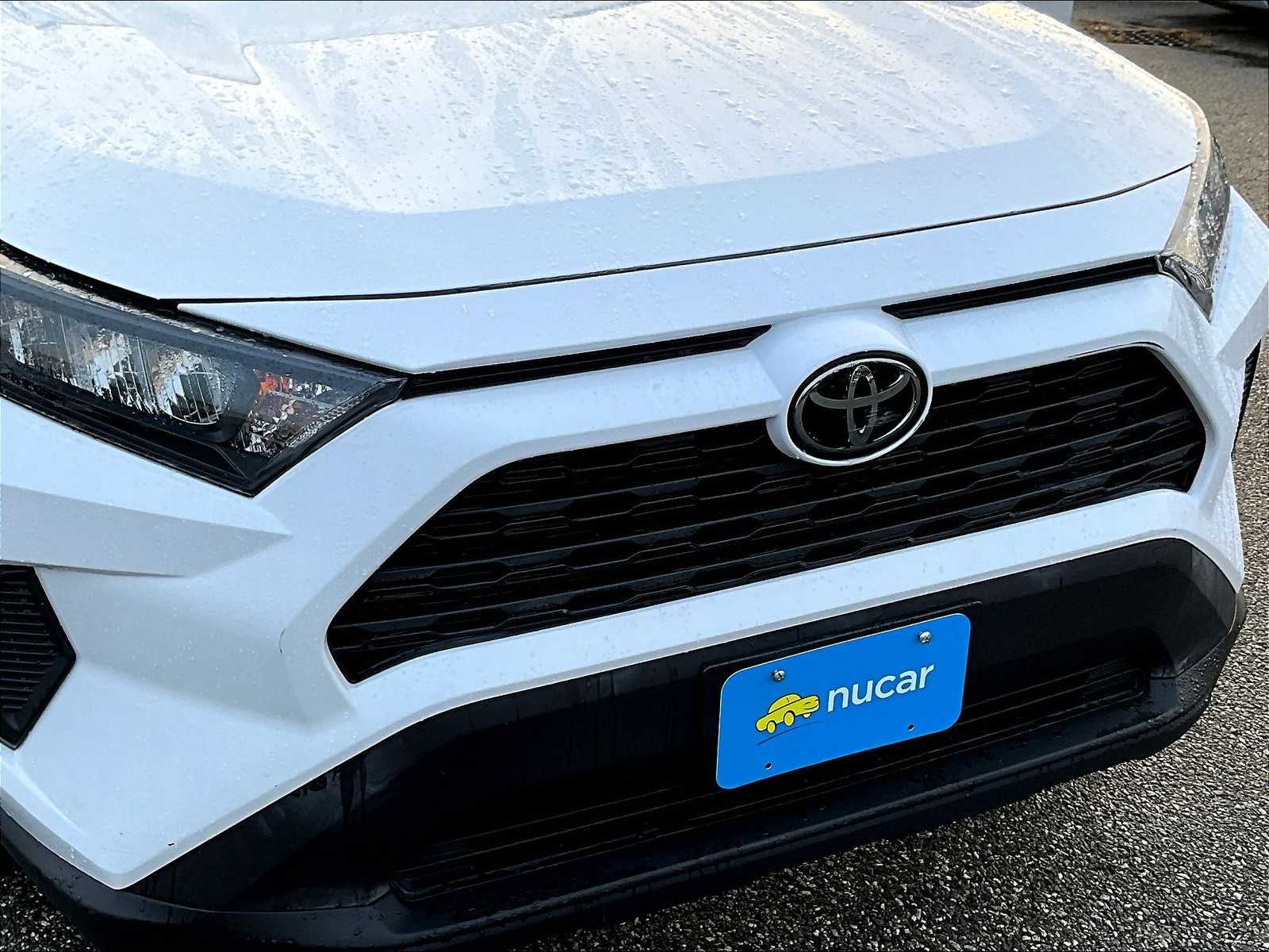 2019 Toyota RAV4 LE - Photo 30