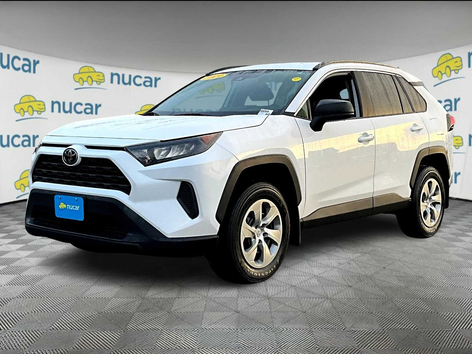 2019 Toyota RAV4 LE - Photo 3