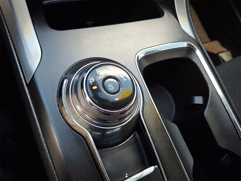 2019 Ford Fusion SE - Photo 14