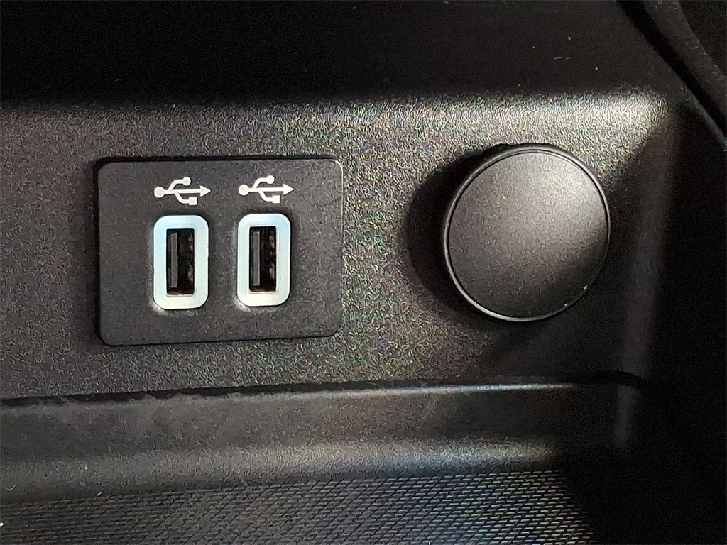 2019 Ford Fusion SE - Photo 23